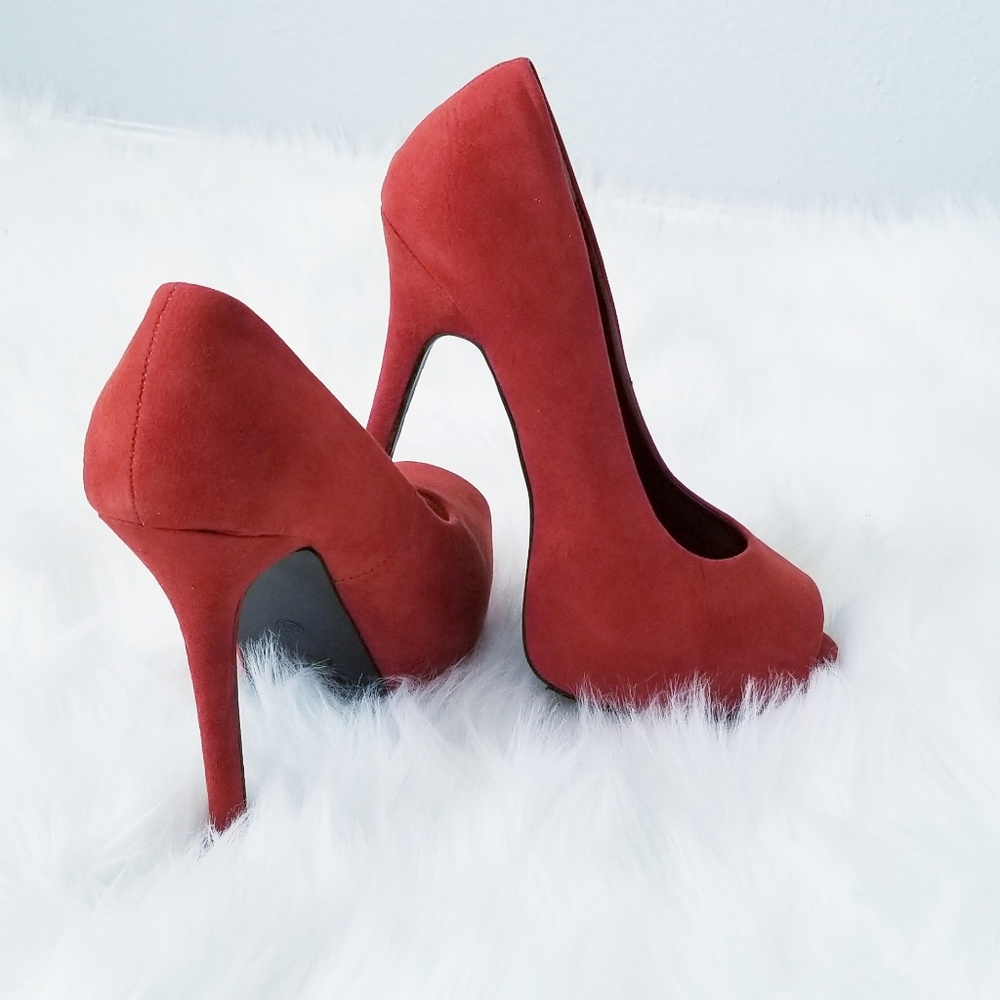Breckelle's Selena peep toe Heels